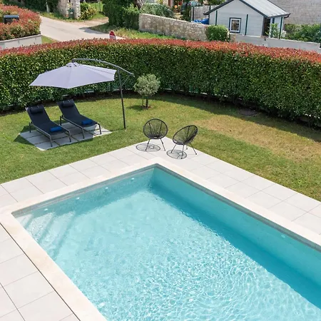 Сasa de vacaciones In Mit Grossem Pool By Interhome Dračevac