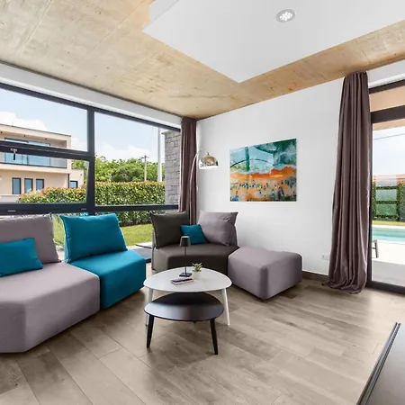 In Mit Grossem Pool By Interhome Сasa de vacaciones