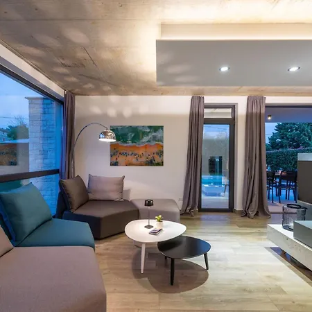 In Mit Grossem Pool By Interhome Сasa de vacaciones
