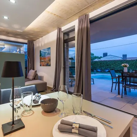Casa de Férias In Mit Grossem Pool By Interhome