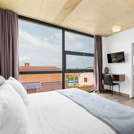 Casa de Férias In Mit Grossem Pool By Interhome Dračevac