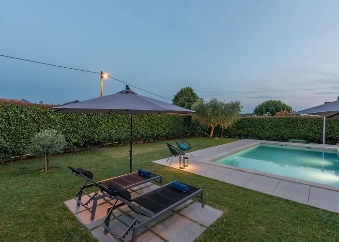 In Mit Grossem Pool By Interhome