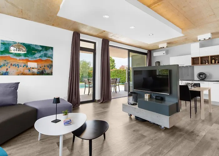 In Mit Grossem Pool By Interhome *