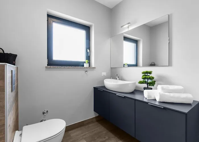 In Mit Grossem Pool By Interhome *