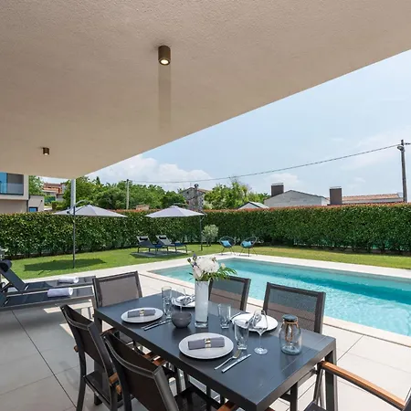Nyaraló In Mit Grossem Pool By Interhome